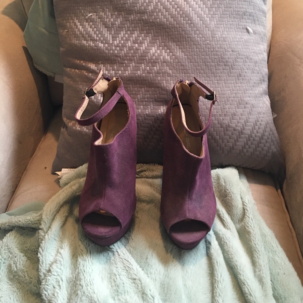 Ankle strap open toe heels