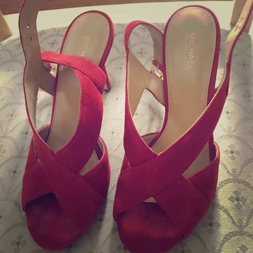 Michael kors red shoes 👠 ❤️