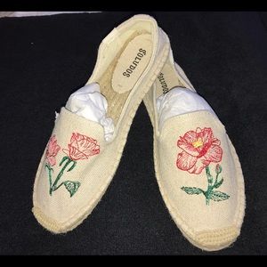 🎉 SALE! BRAND NEW Soludos flats