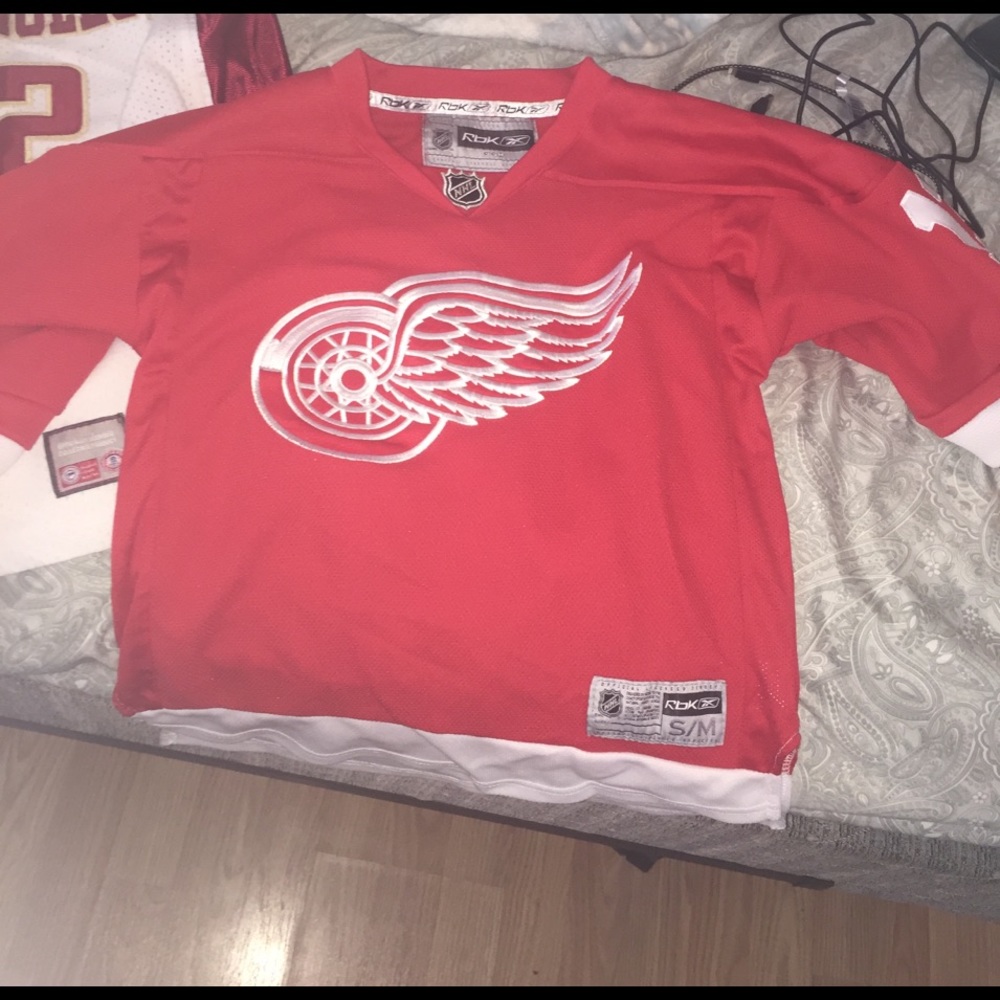 Red wing jersey
