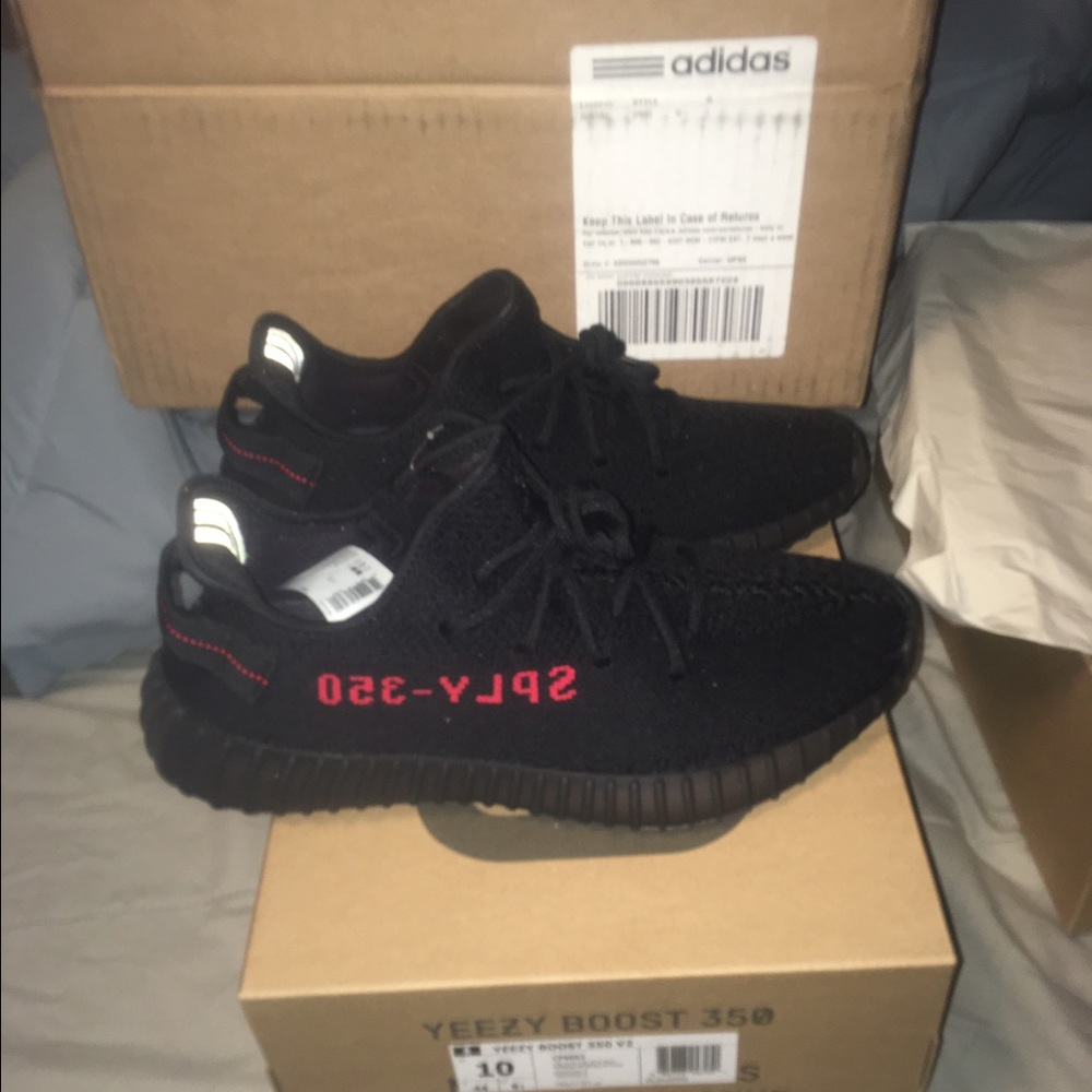 Yeezy 350 v2 bred