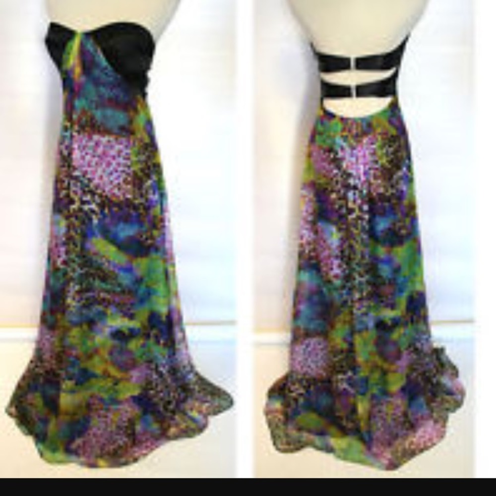 Hailey Logan by Adrianna Papell Maxi dress