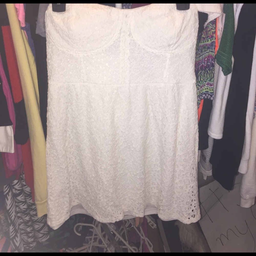 White strapless dress
