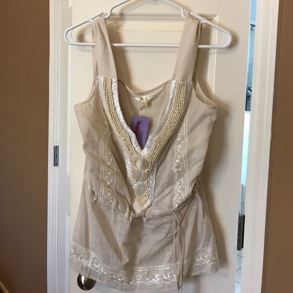 Detailed top with cinched waist