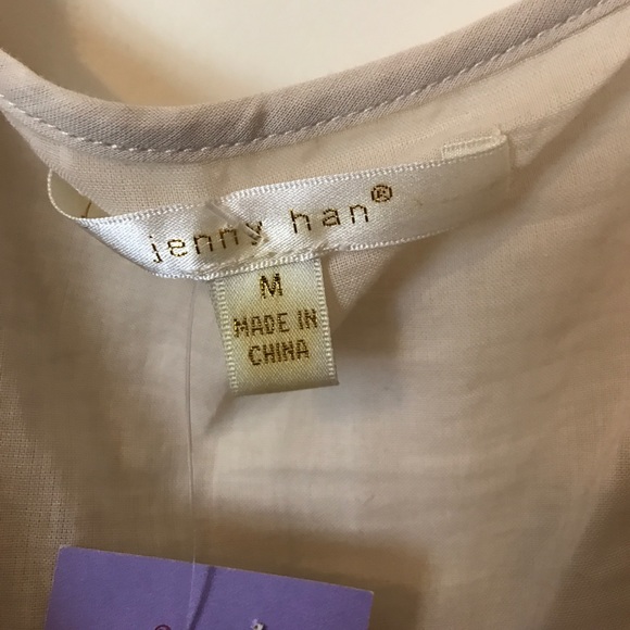 Detailed top with cinched waist - Picture 2 of 4