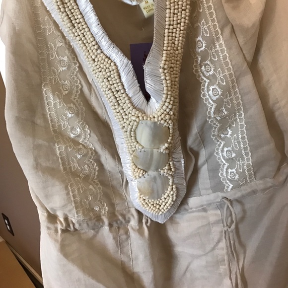 Detailed top with cinched waist - Picture 4 of 4