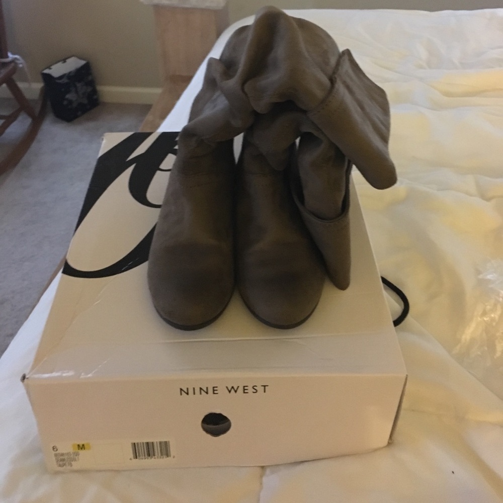 Boots - Picture 4 of 4