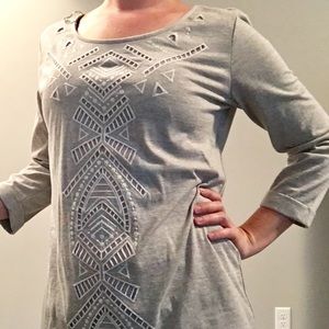 NWT Skies are Blue grey top with keyhole back