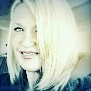 Meet your Posher, Adriann