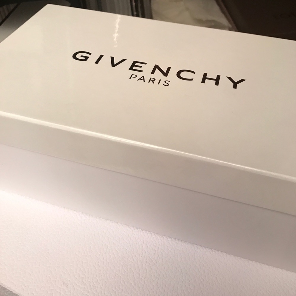 Authentic Givenchy Shoe Boxes - Picture 2 of 7