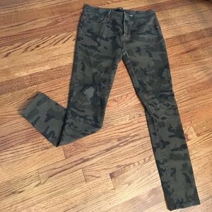 Camo skinny jeans!