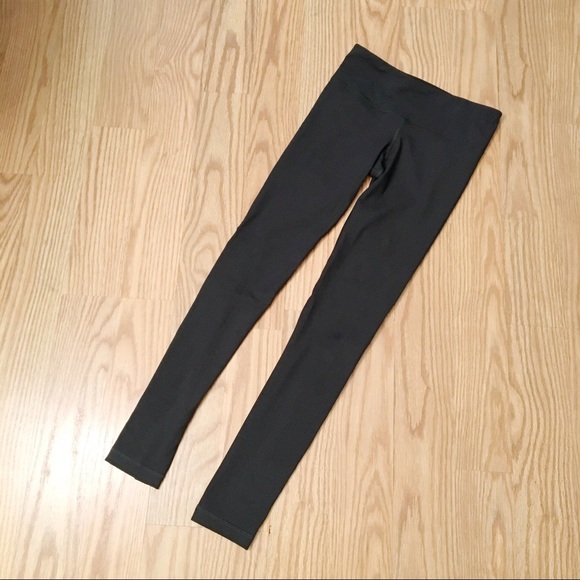 NWOT UNDER ARMOUR Perfect Stripe Legging - Picture 2 of 8