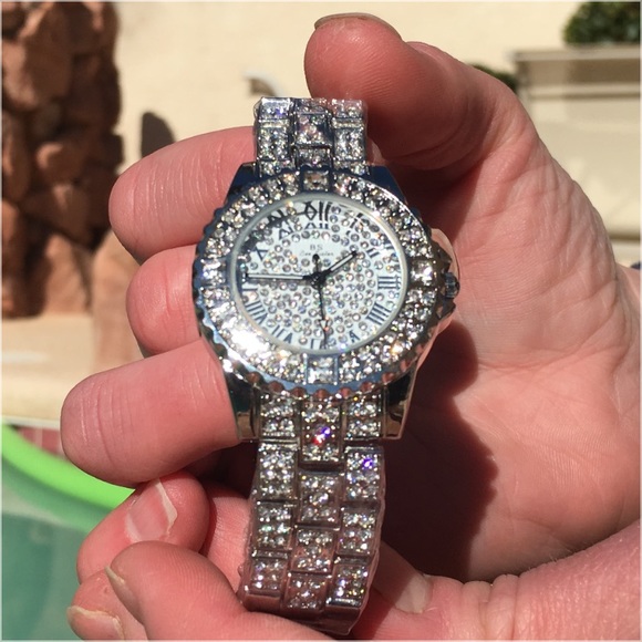 Silver or Gold Crystal Wristwatch - Picture 4 of 6