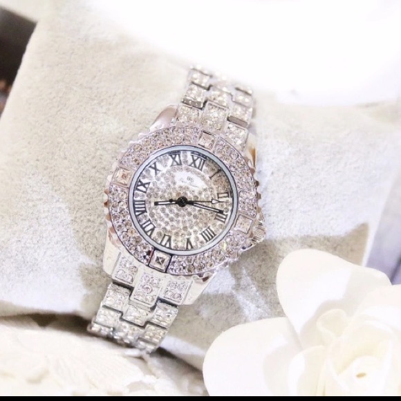 Silver or Gold Crystal Wristwatch - Picture 2 of 6