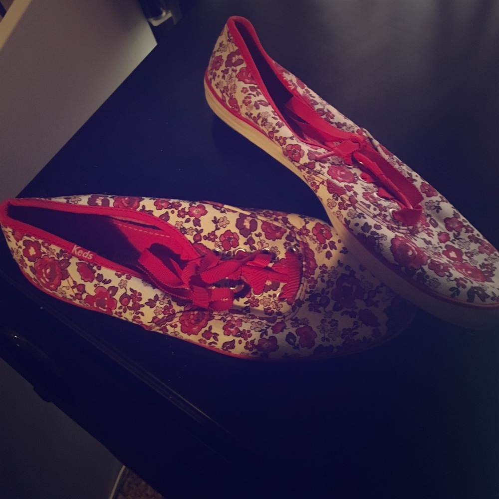 Keds floral shoes 👟