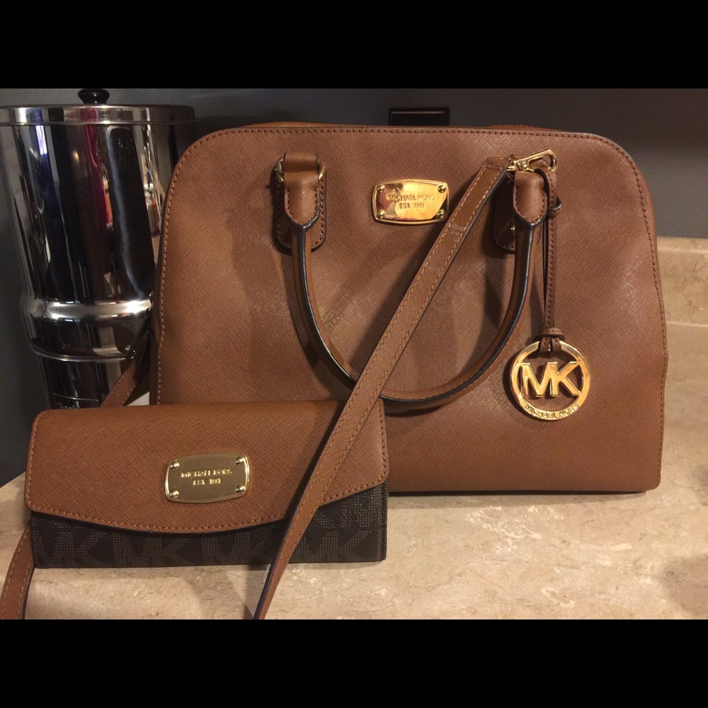 Michael Kors purse and matching wallet