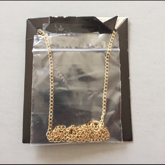 NWOT Heart Necklace - Picture 3 of 3