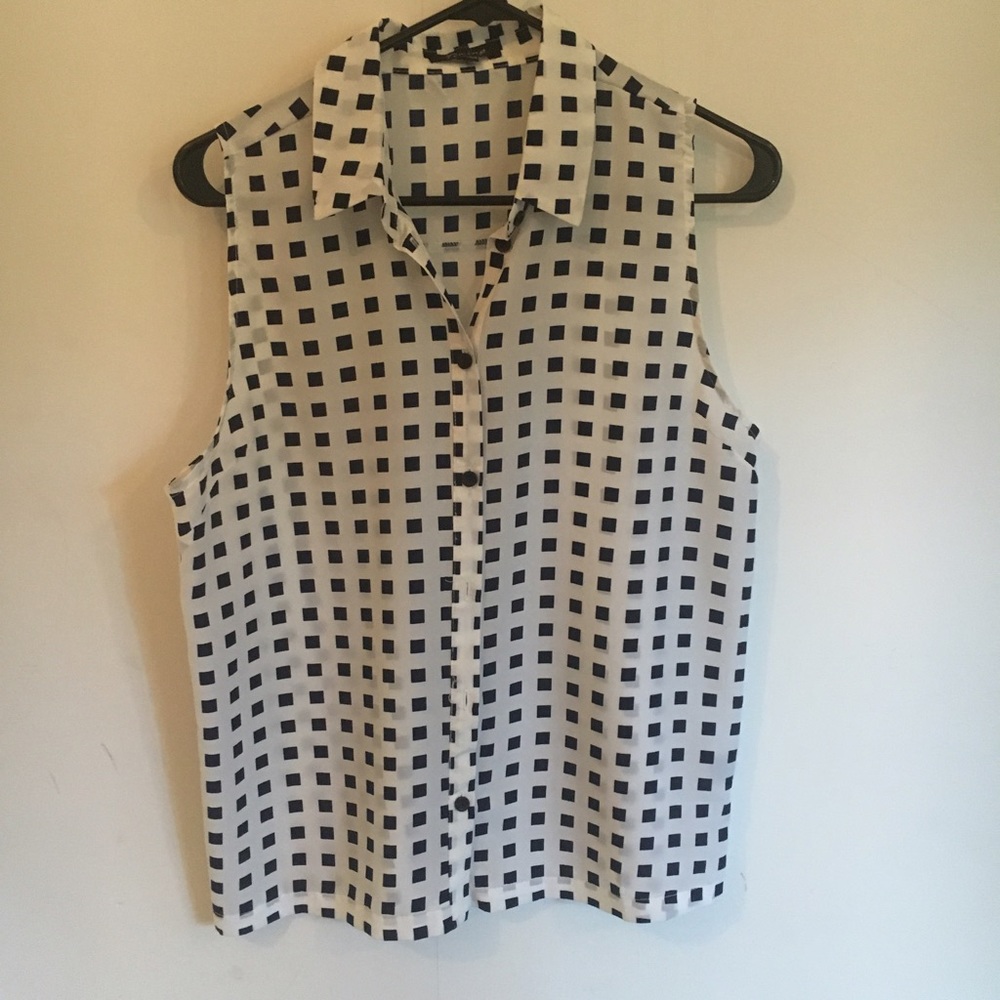 New Sleeveless Blouse