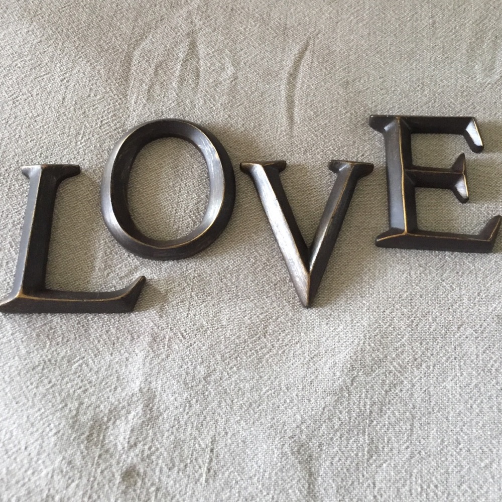 L❤️✌🏼E Up wall decor