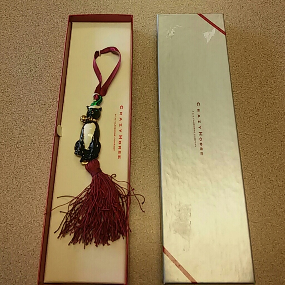 🌟PRICE DROP! Crazy Horse Cat by Liz Claiborne