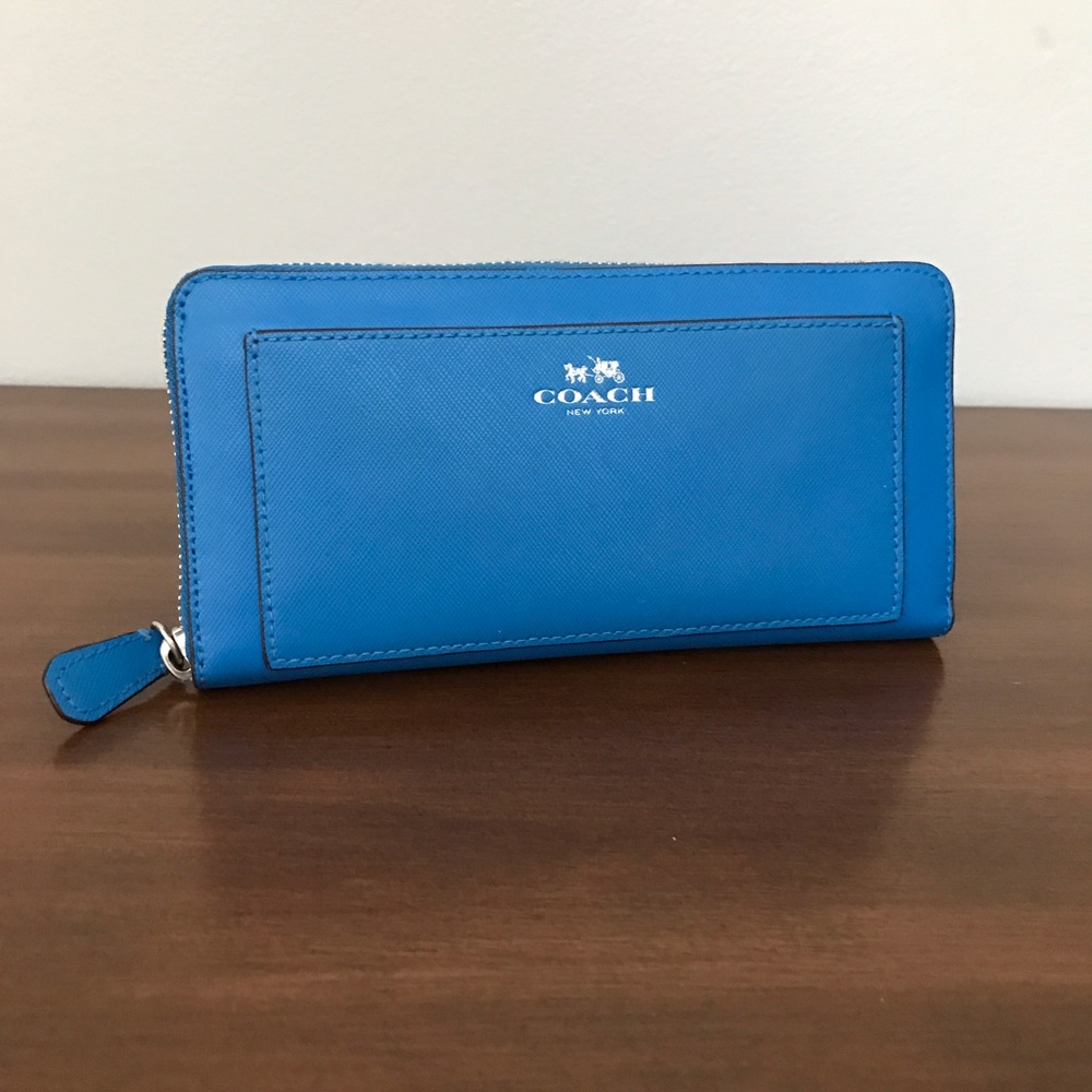 Coach Zip Top Accordion Wallet