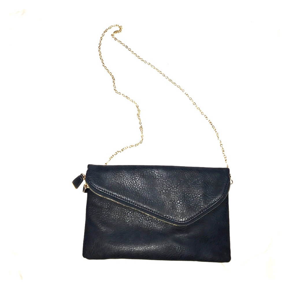 Cross-body/clutch in perfect condition.