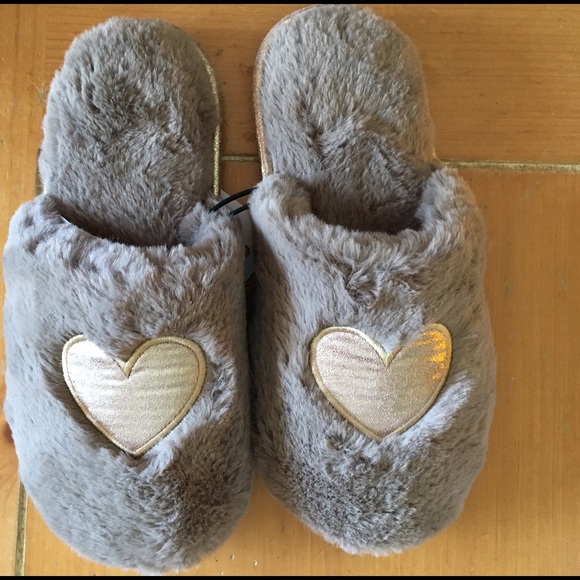 Heart slippers - Picture 2 of 4