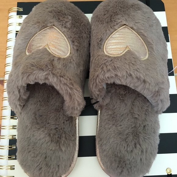 Heart slippers - Picture 4 of 4