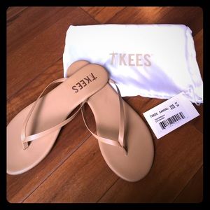 Tkees flip flops