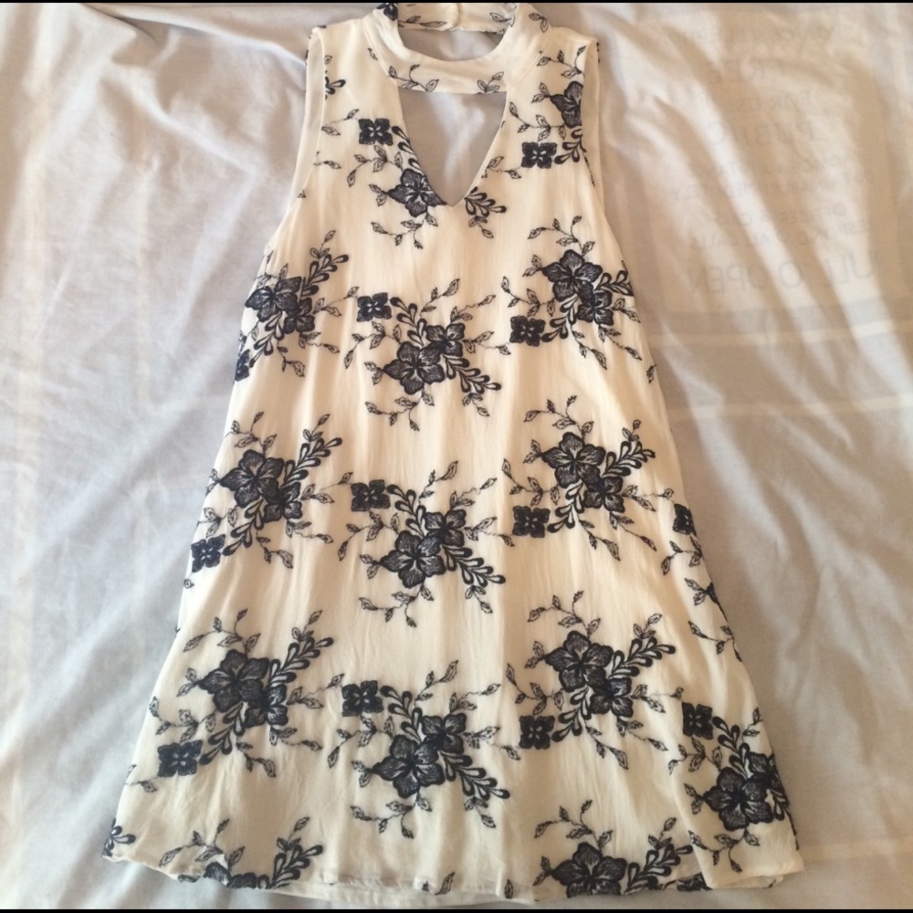 Gorgeous white and navy embroidered dress
