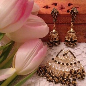 🌹Black and white stone necklace set!