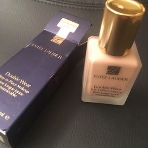 Estée Lauder Double wear Foundation