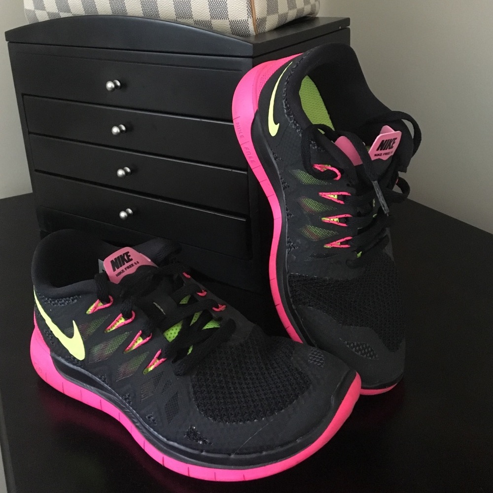 Like new Nike Free 5.0 size 5.5
