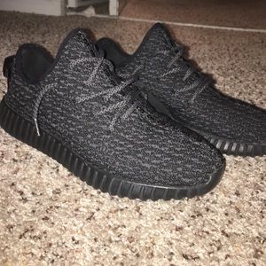 Yeezy 350 boost pirate black