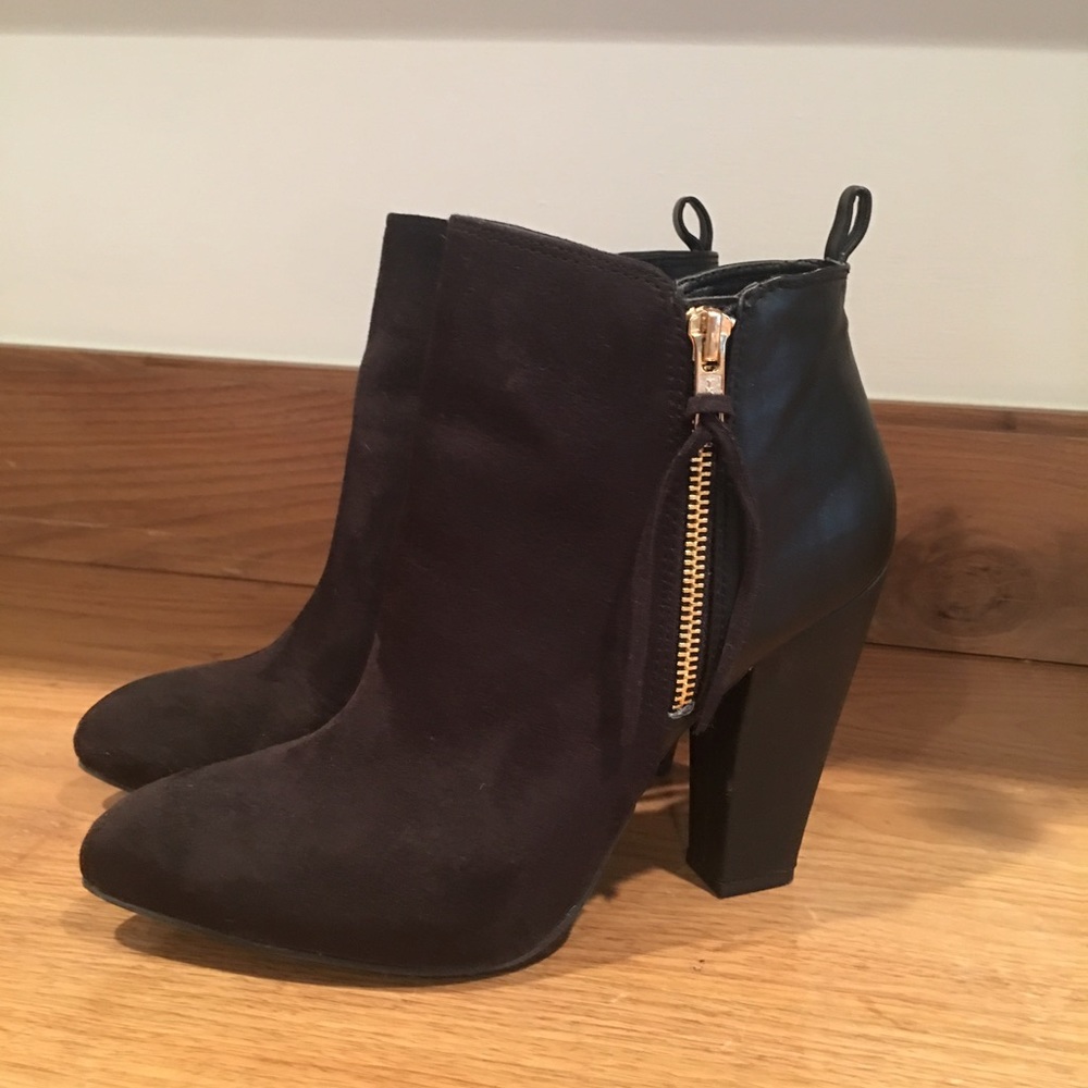 Black mossimo booties size 7.5