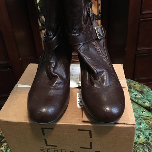 Boots - Picture 1 of 4