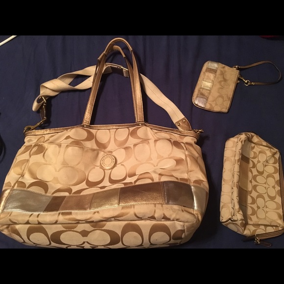Authentic Coach baby bag, wristlet and makeup bag - Picture 1 of 5