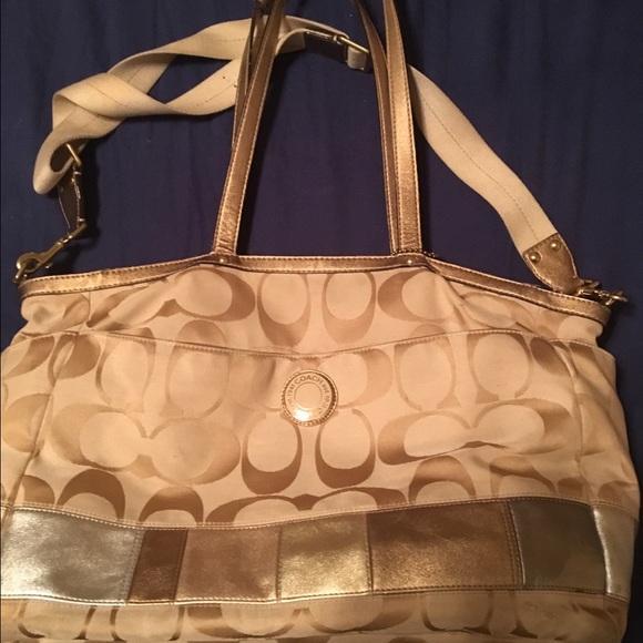 Authentic Coach baby bag, wristlet and makeup bag - Picture 2 of 5