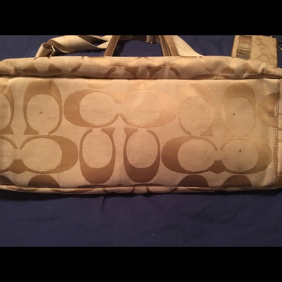 Authentic Coach baby bag, wristlet and makeup bag - Picture 3 of 5