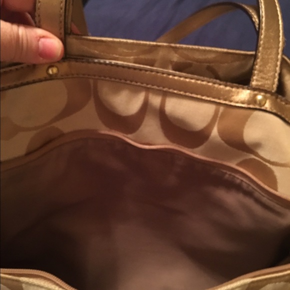 Authentic Coach baby bag, wristlet and makeup bag - Picture 4 of 5