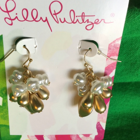 Lilly Pulitzer Jewelry - Lilly Pulitzer earrings gold and pearl. Lilly Pulitzer Jewelry - Lilly Pulitzer earrings gold and pearl.