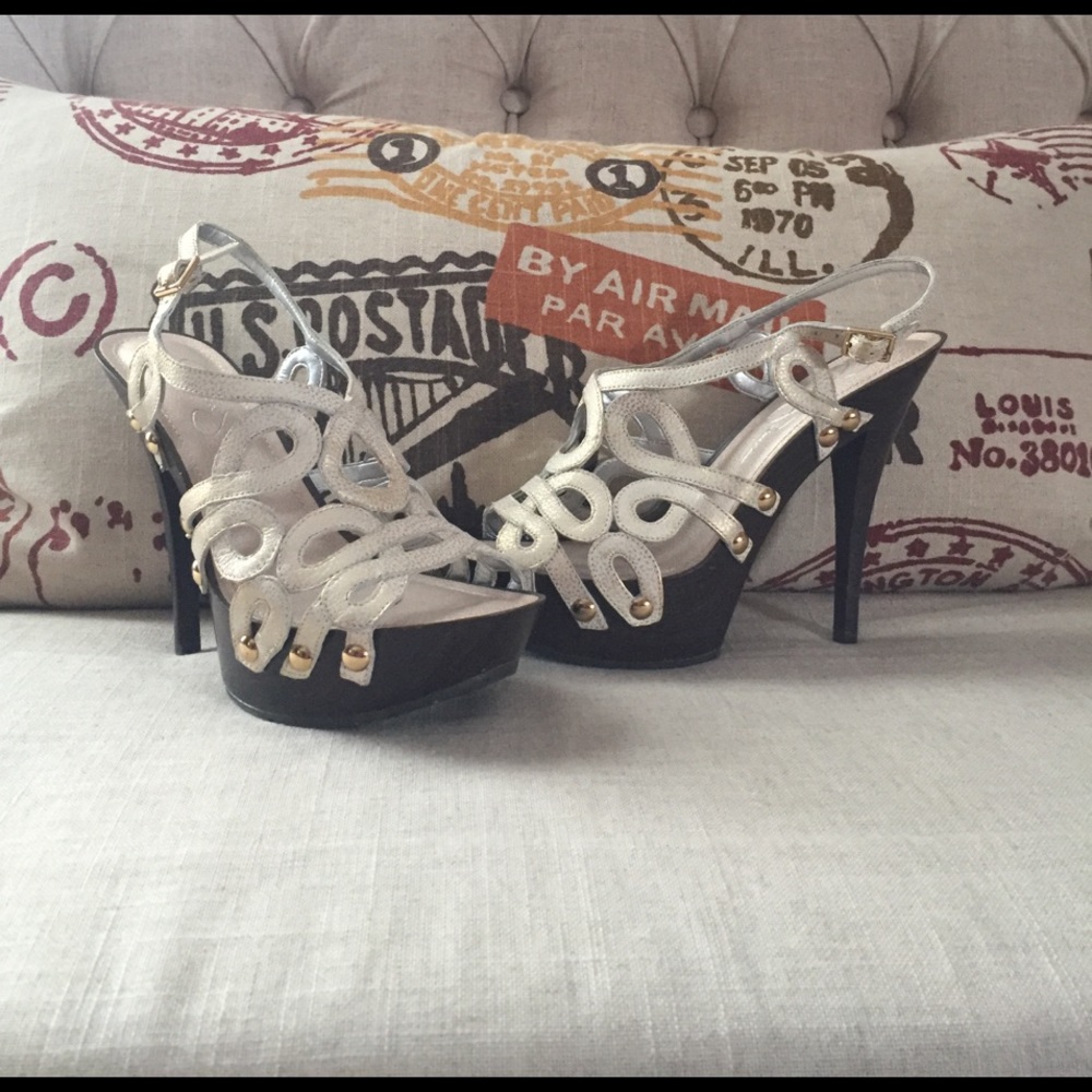 NEW Jessica Simpson platform heels w/ gold studs!