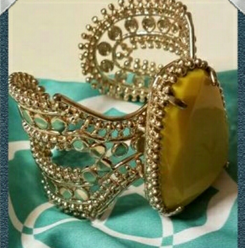 Kendra Scott Abena Cuff Bracelet in Yellow