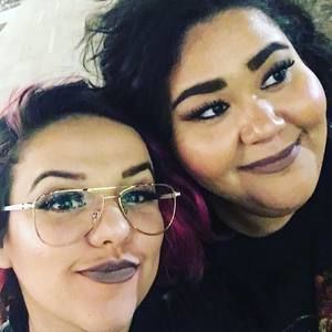 Meet your Posher, Deya