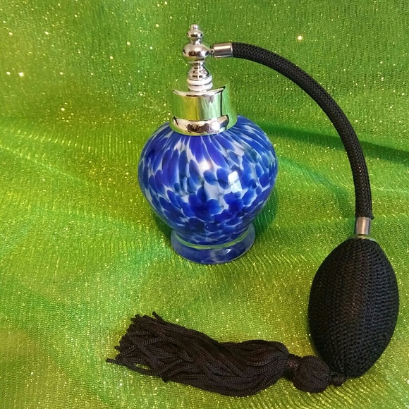 Vintage Styled Perfume Bottle - Picture 2 of 3