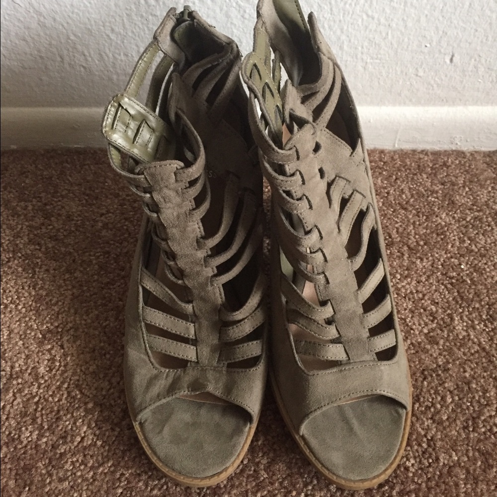 Guess heels