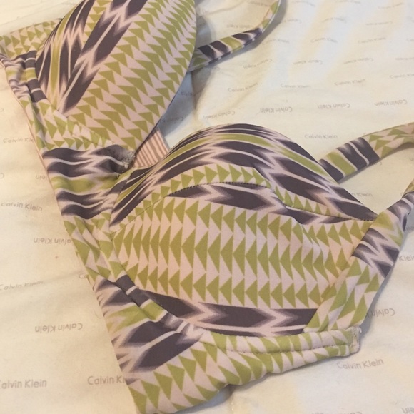 Acacia swimwear top - Picture 2 of 3