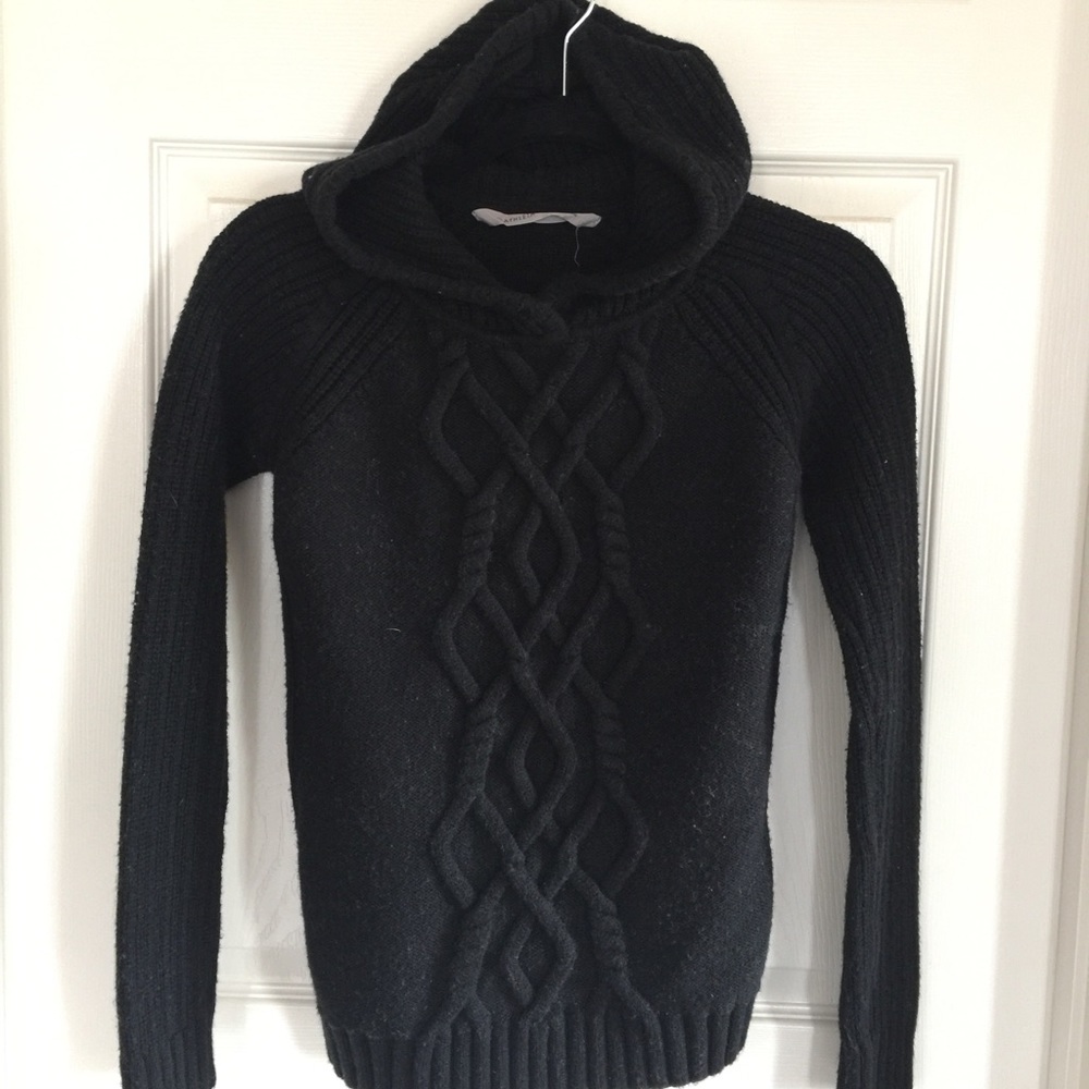 Athleta sweater