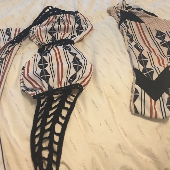 Acacia swimwear set - Picture 3 of 4