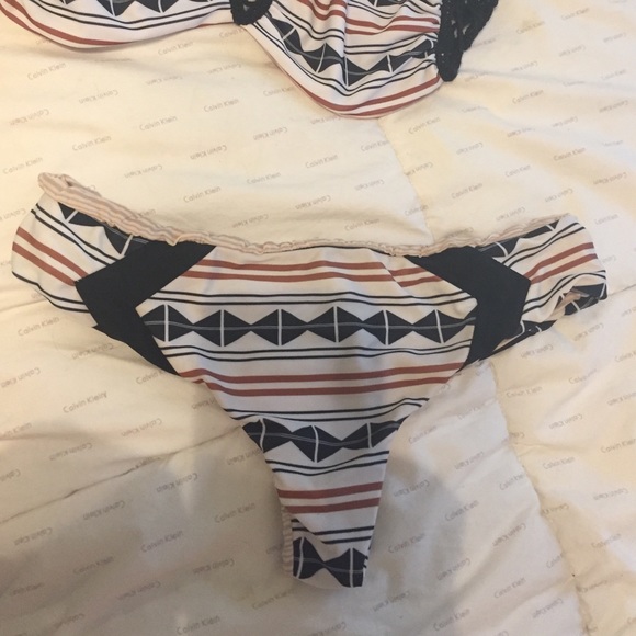 Acacia swimwear set - Picture 4 of 4